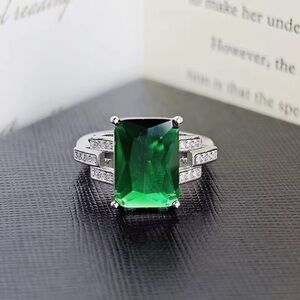 Stunning Platinum Plate size 7  Cubic Pave Emerald Green Shiny Gem Ring